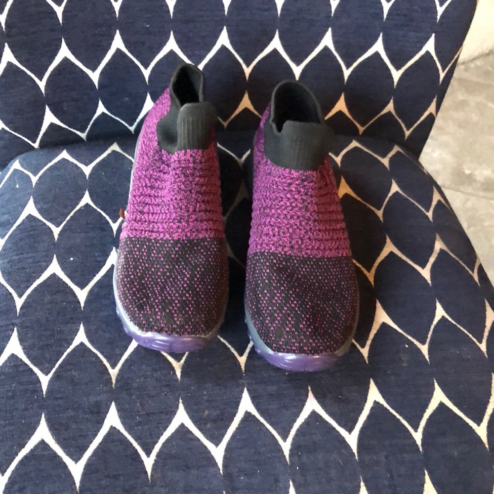 Girls shoes